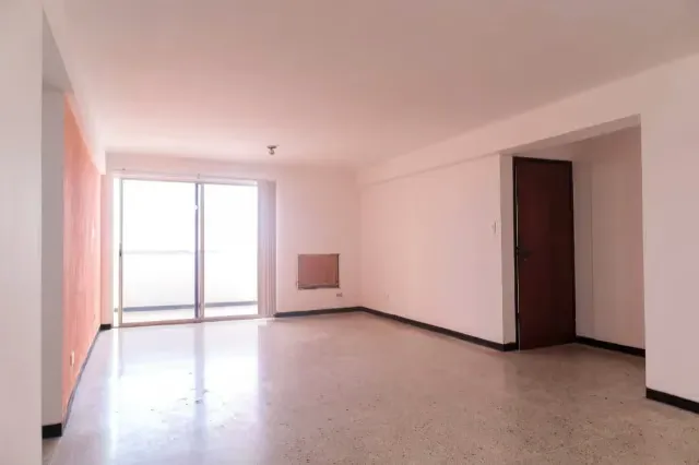 Apartamento en Alquiler en Res. Ana María - 15