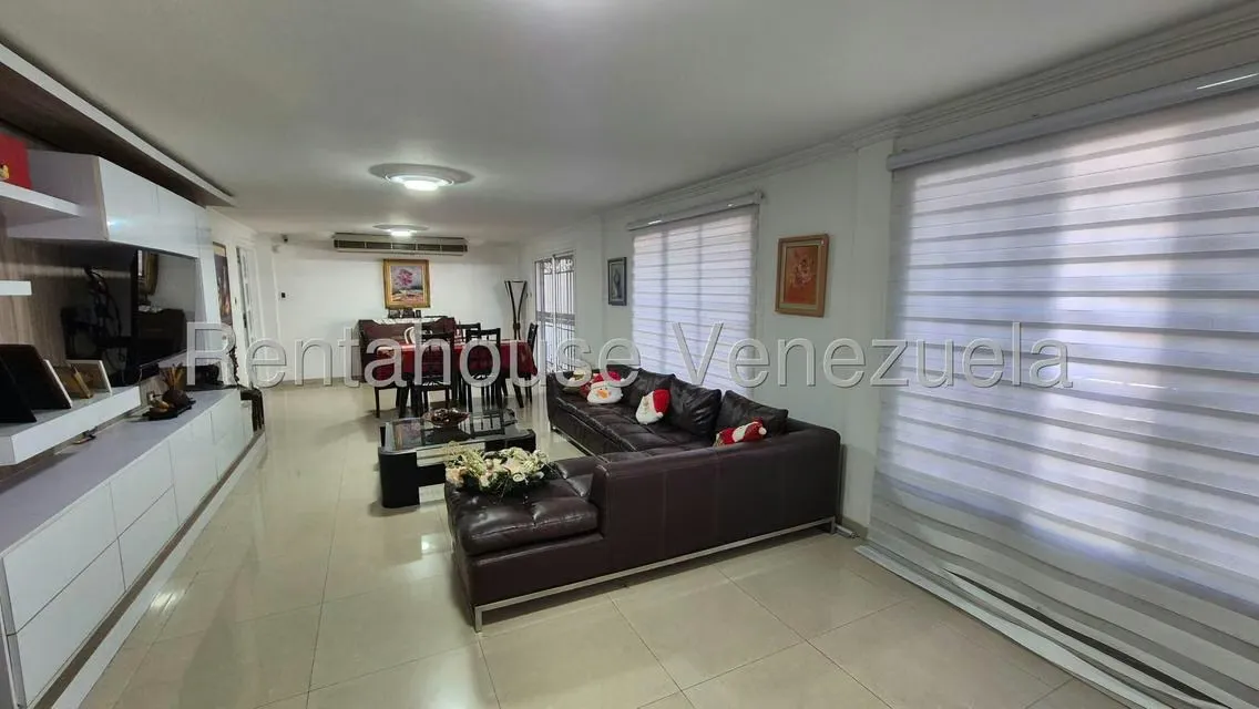 Casa (Duplex) en Venta en La Rosaleda, Lara - 23
