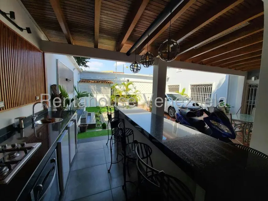 Casa (Duplex) en Venta en La Rosaleda, Lara - 28
