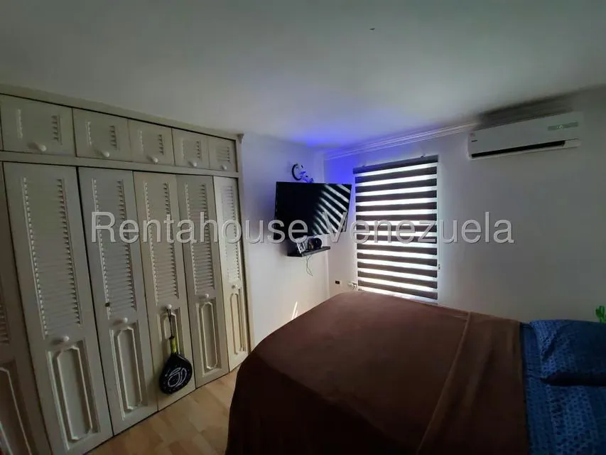 Casa (Duplex) en Venta en La Rosaleda, Lara - 34