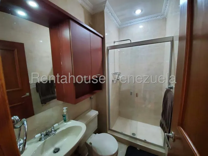 Casa (Duplex) en Venta en La Rosaleda, Lara - 36