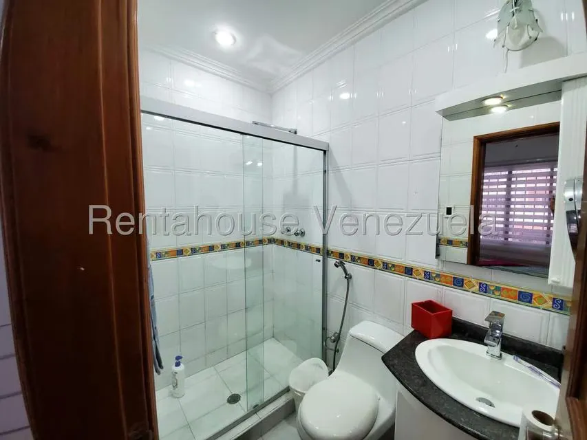 Casa (Duplex) en Venta en La Rosaleda, Lara - 39