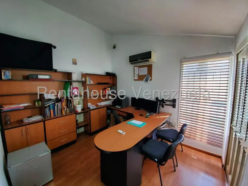 Casa (Duplex) en Venta en La Rosaleda, Lara - 41