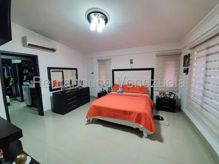 Casa (Duplex) en Venta en La Rosaleda, Lara - 43