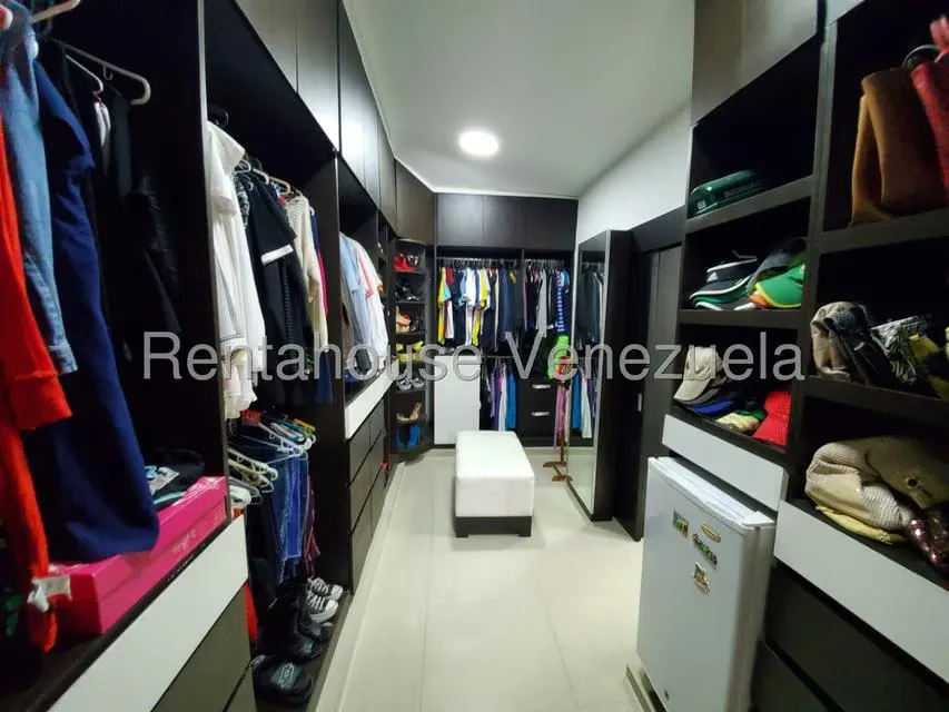 Casa (Duplex) en Venta en La Rosaleda, Lara - 46