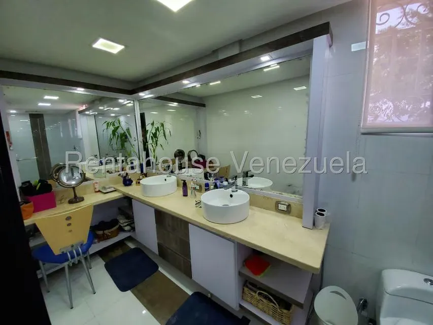 Casa (Duplex) en Venta en La Rosaleda, Lara - 47