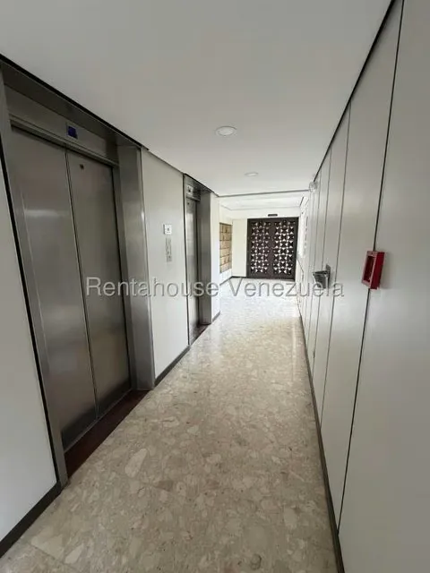Apartamento (1 Nivel) en Venta en Colinas de Quinta Altamira, Distrito Metropolitano - 24
