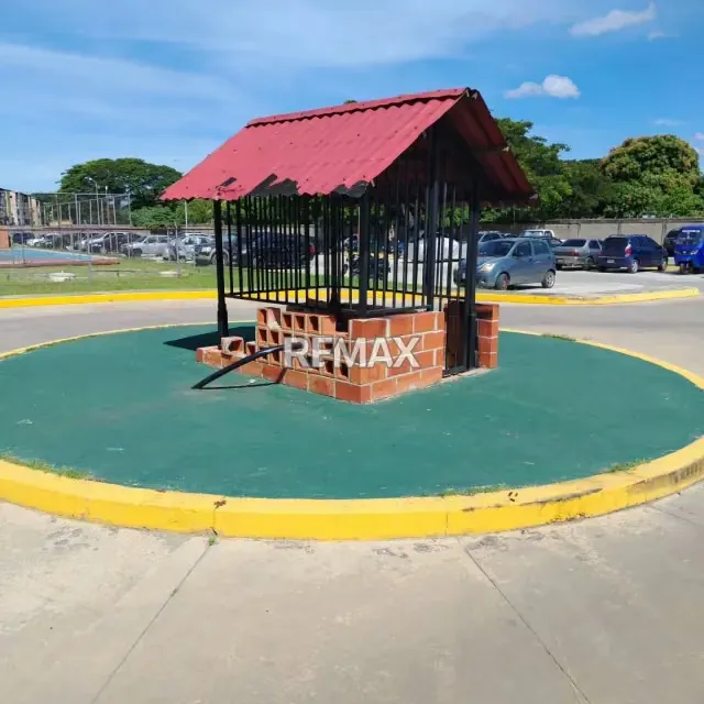 SE VENDE APARTAMENTO EN LA URB. PARQUE LOS SAMANES - 6