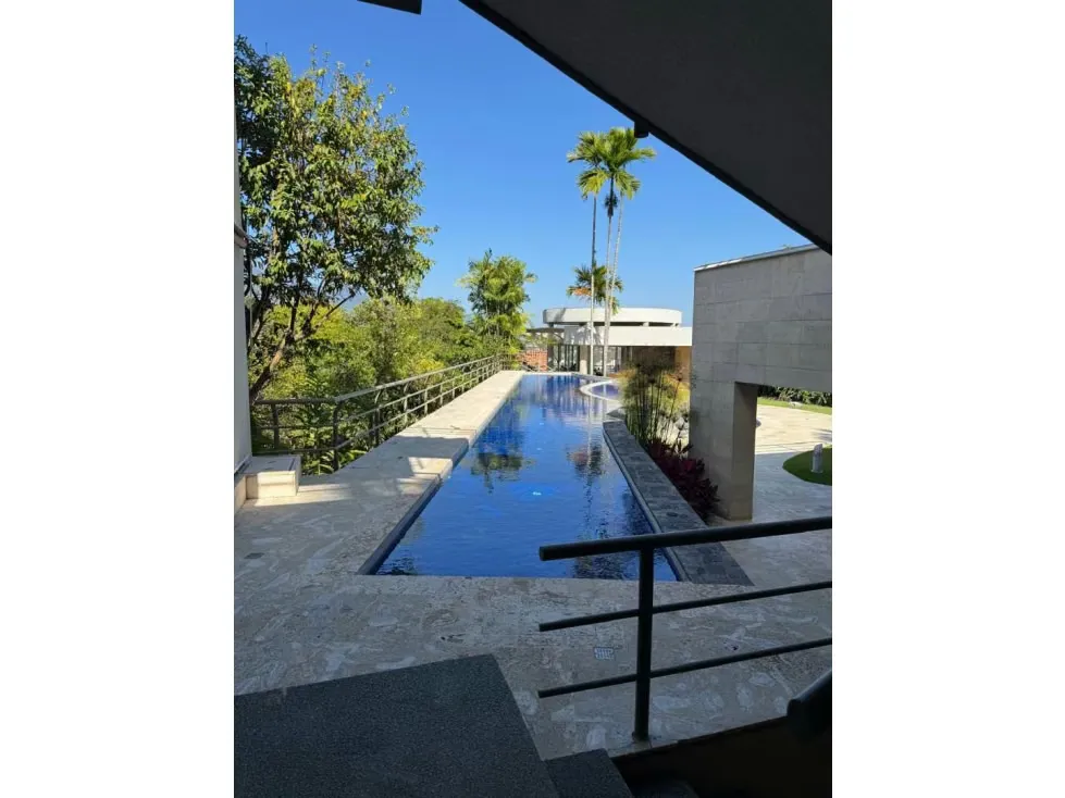Vendo casa c/vista al Ávila 1330m2 Mirador de Los Campitos 0969