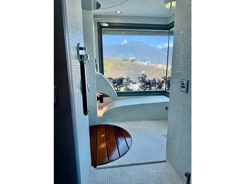 Vendo casa c/vista al Ávila 1330m2 Mirador de Los Campitos 0969 - 43