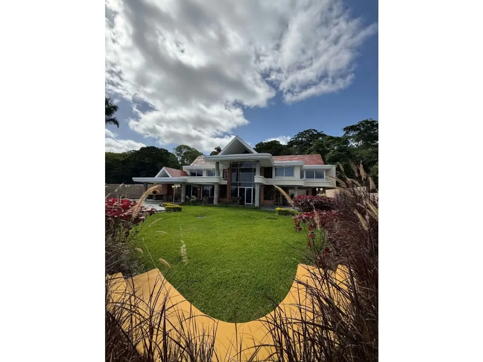 SE VENDE HERMOSA CASA EN LA LAGUNITA - 20