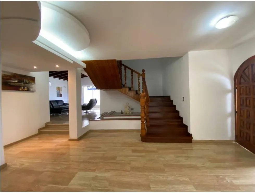 Se vende Casa Comercial 605,45m² 8h/6b/8-10p LaTrinidad - 5