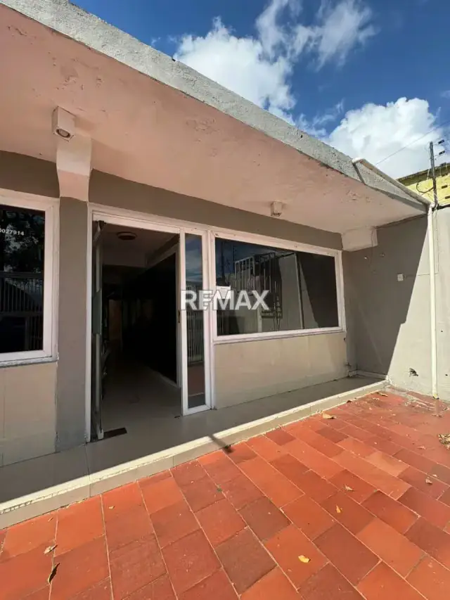 Local Comercial en Alquiler Urbanización Nueva Segovia
