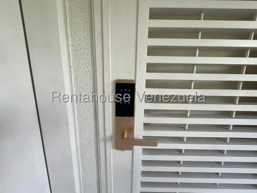 Apartamento (1 Nivel) en Venta en El Rosal, Distrito Metropolitano - 2