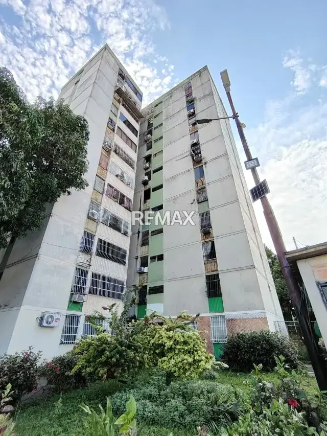 Apartamento en Conj. Res. Los Parques, edif. Bucare - Los Caobos