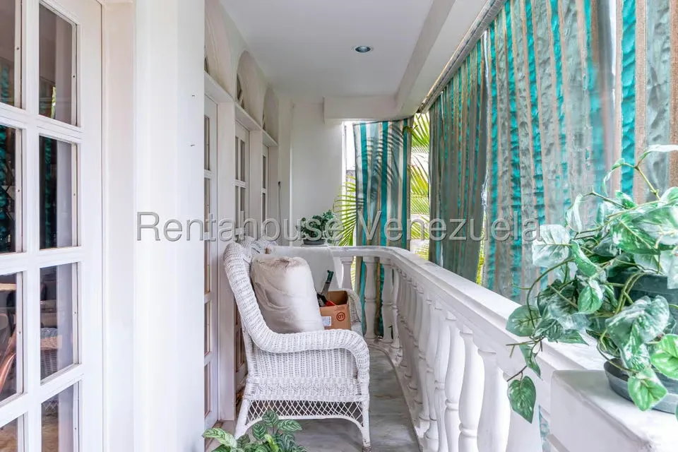 Casa (Multipes Niveles) en Venta en Lomas de Prados del Este, Distrito Metropolitano - 12