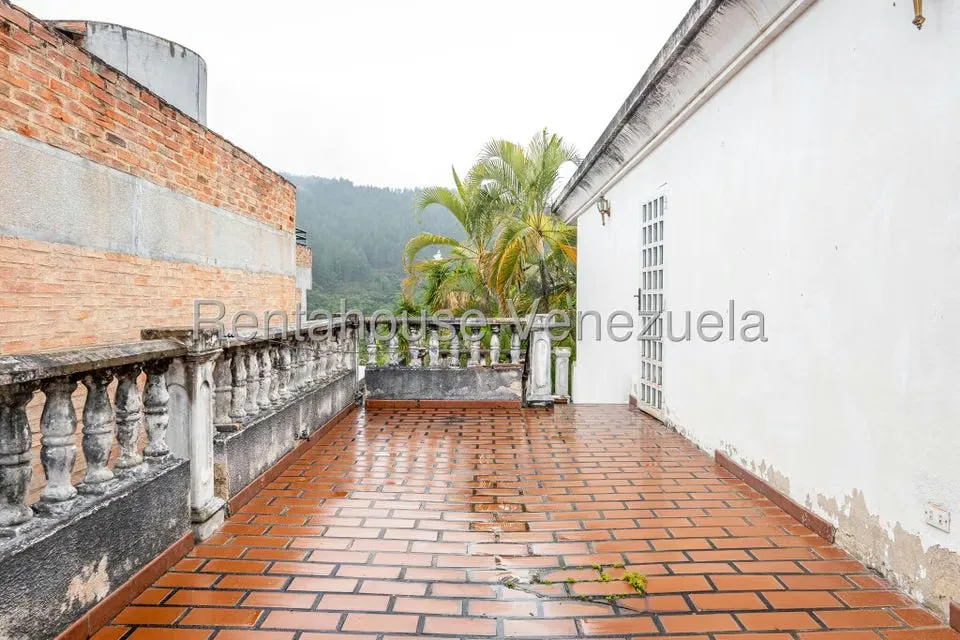 Casa (Multipes Niveles) en Venta en Lomas de Prados del Este, Distrito Metropolitano - 25
