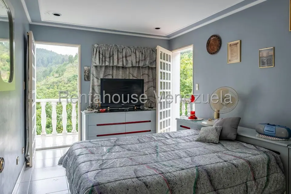 Casa (Multipes Niveles) en Venta en Lomas de Prados del Este, Distrito Metropolitano - 26