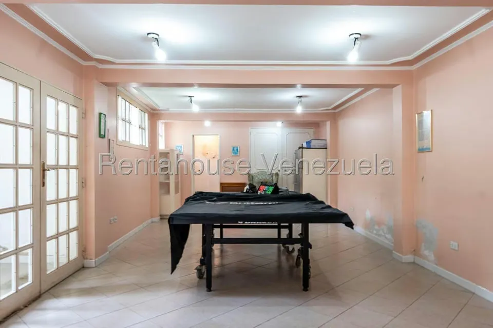Casa (Multipes Niveles) en Venta en Lomas de Prados del Este, Distrito Metropolitano - 27
