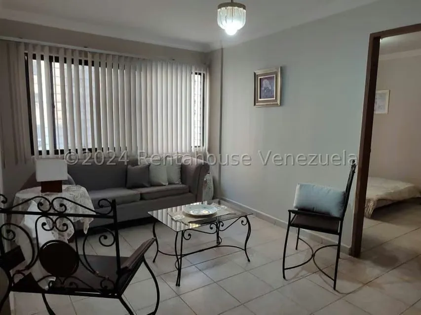 Apartamento (1 Nivel) en Alquiler en Prebo I, Carabobo - 12