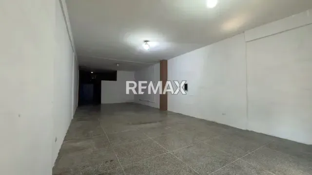 ALQUILER LOCAL COMERCIAL A PIE DE CALLE AV VENEZUELA - 10