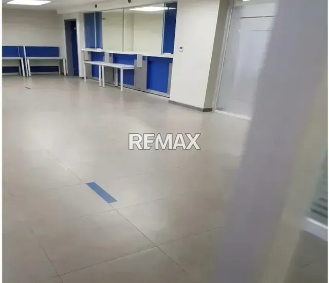 LOCAL COMERCIAL EN VENTA, ESTRATEGICA UBICACION - 2