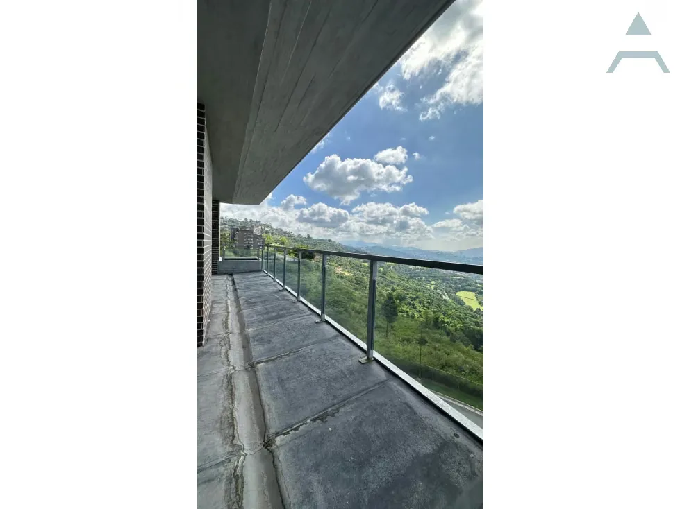 Se vende Apto 140m² 2h+s/2b+s/2p Alto Hatillo