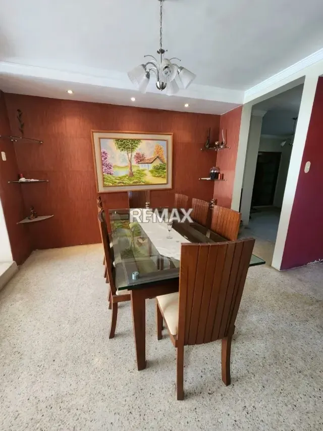 TOWNHOUSE URB. LAS LOMAS - 3