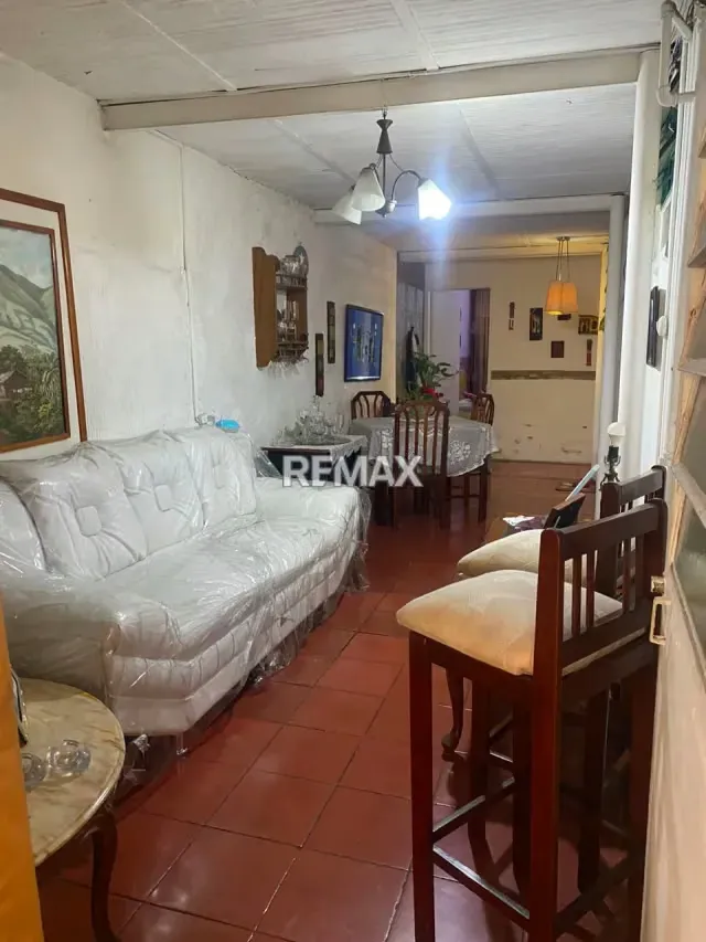En Venta 2 casas con amplio terreno en la Av Ayacucho norte numero 105 urb La Democracia - 8