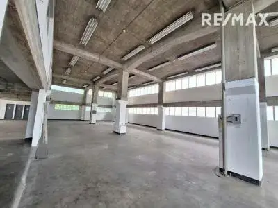 ALQUILER DE DEPOSITO EN PISO INDUSTRIAL EN PALO VERDE (PISO 1)