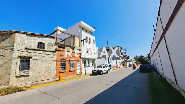 VENTA EDIFICIO COMERCIAL A ESTRENAR - PUERTO CABELLO