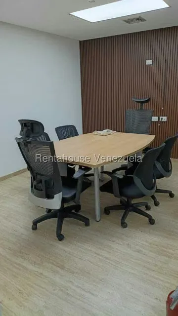 Local Comercial en Alquiler en El Rosal, Distrito Metropolitano - 2