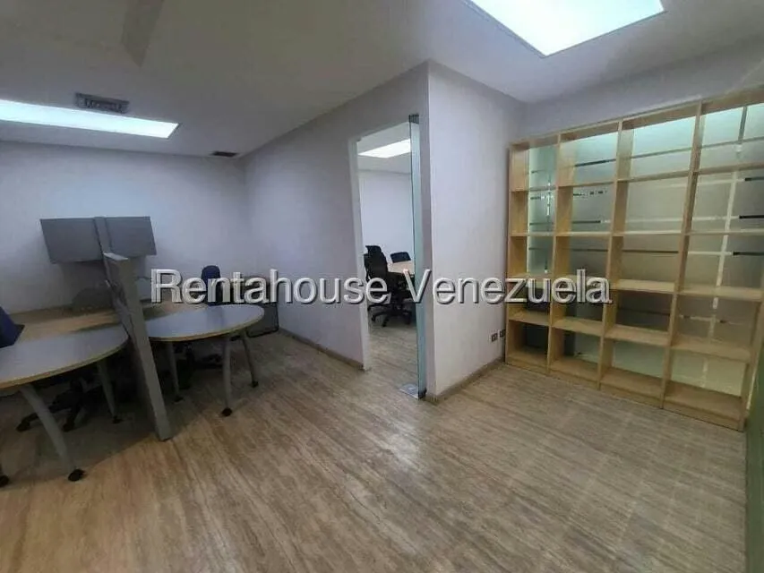 Local Comercial en Alquiler en El Rosal, Distrito Metropolitano - 17
