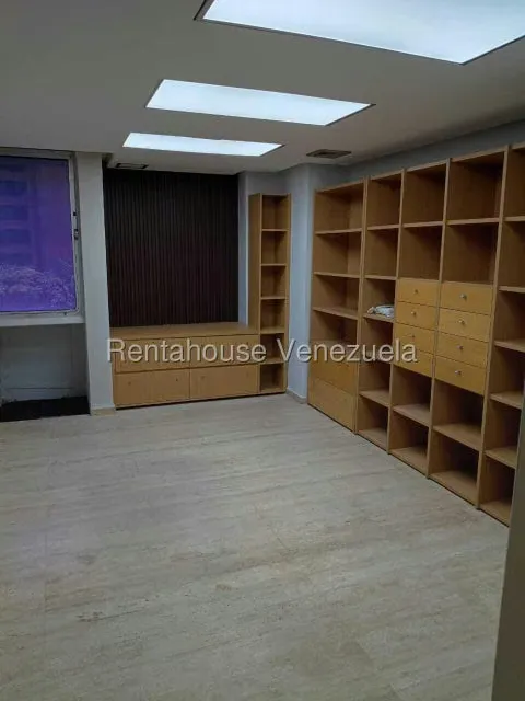 Local Comercial en Alquiler en El Rosal, Distrito Metropolitano - 4