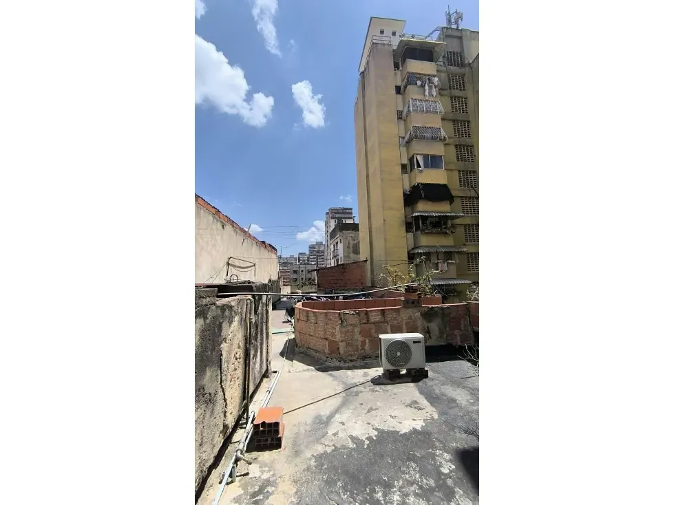 CASA COMERCIAL EN VENTA PARROQUIA ALTAGRACIA ESQ DR. GONZALEZ Y AURORA - 9