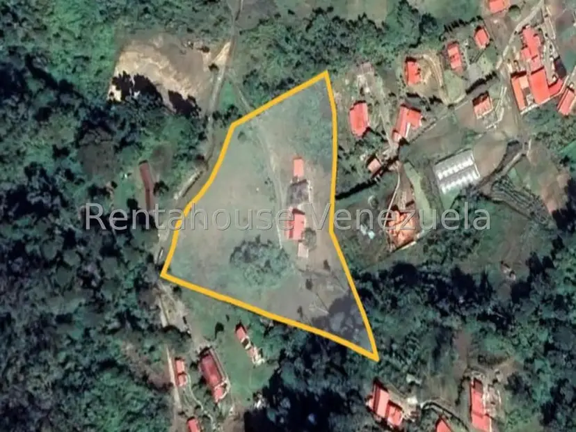 Terreno (Comercial) en Venta en La Colonia Tovar, Aragua