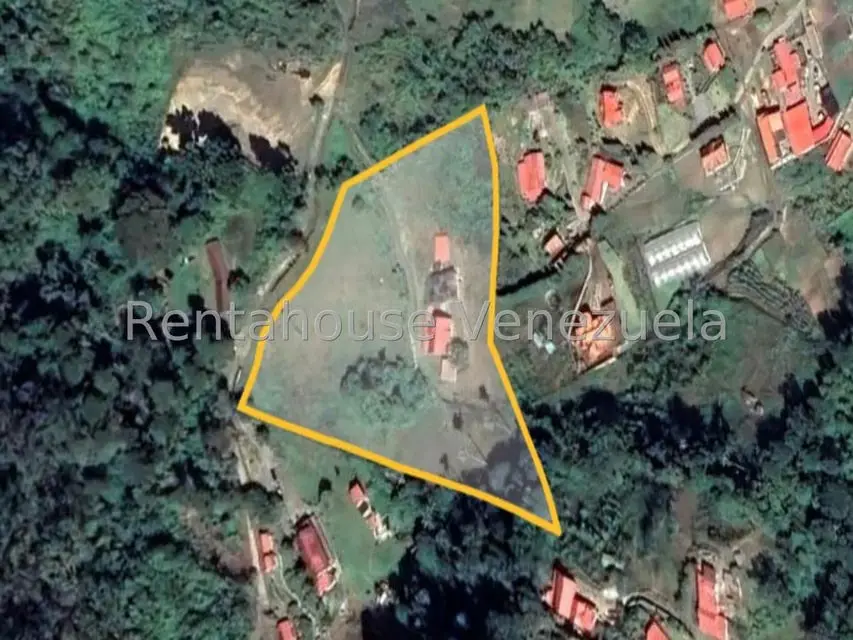 Terreno (Comercial) en Venta en La Colonia Tovar, Aragua