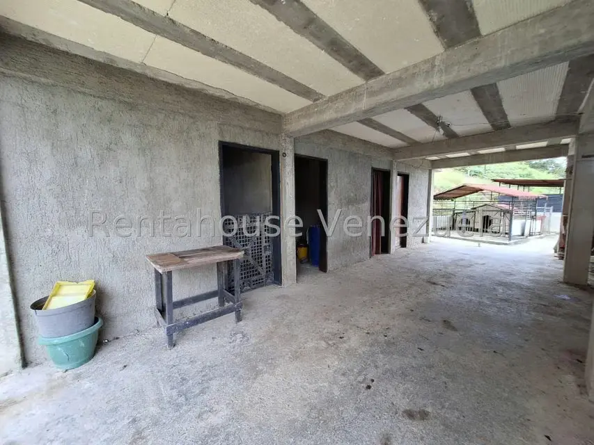 Terreno (Comercial) en Venta en La Colonia Tovar, Aragua - 80
