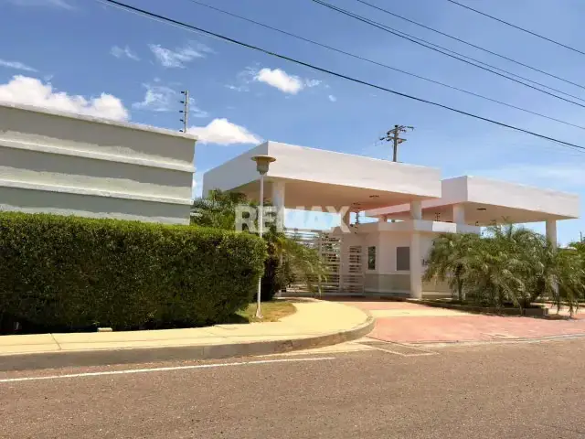 Parcela jardín de las Virtudes