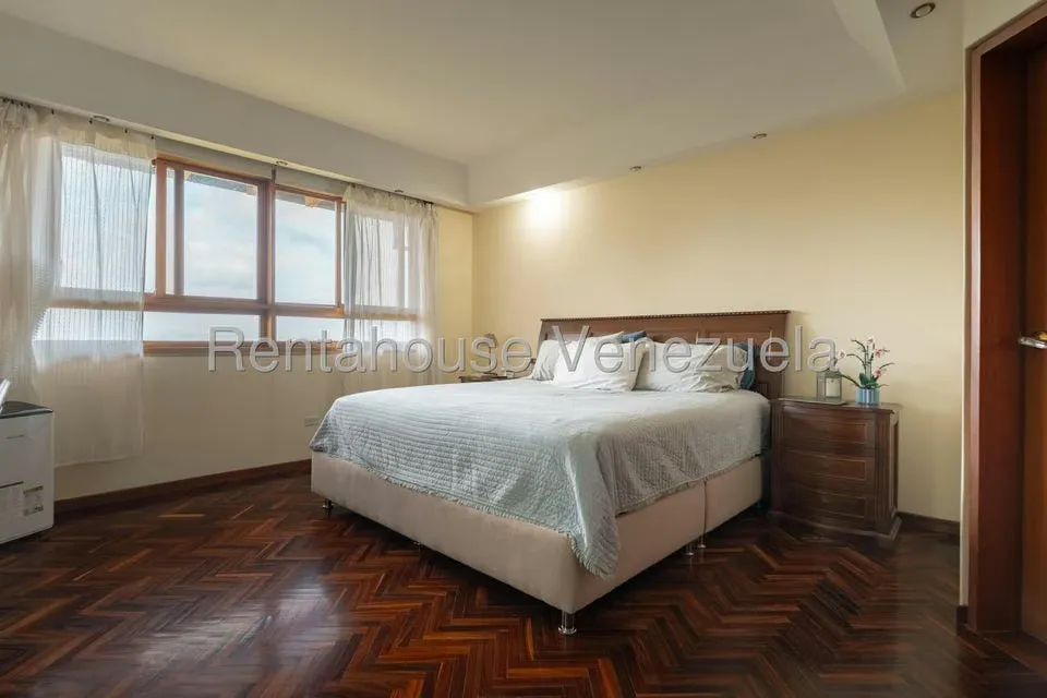 Casa (Multipes Niveles) en Venta en Oripoto, Distrito Metropolitano - 16