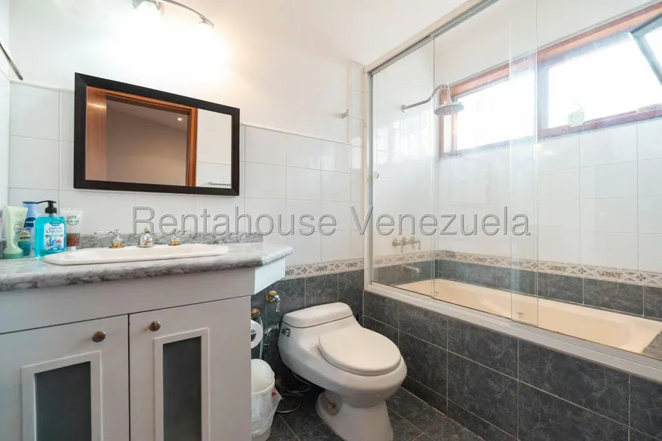 Casa (Multipes Niveles) en Venta en Oripoto, Distrito Metropolitano - 19