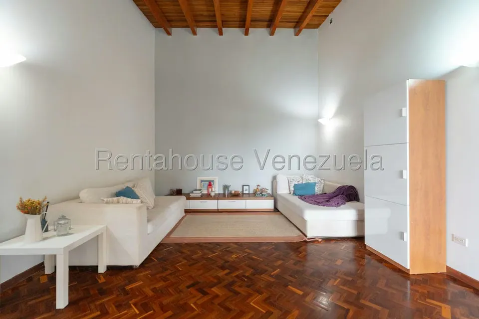 Casa (Multipes Niveles) en Venta en Oripoto, Distrito Metropolitano - 21