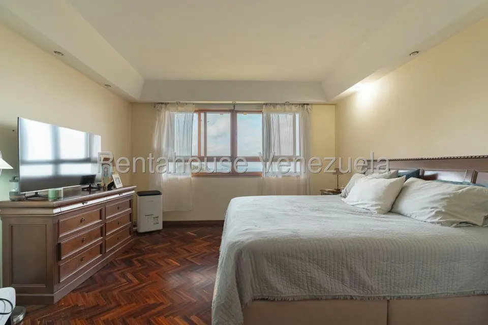 Casa (Multipes Niveles) en Venta en Oripoto, Distrito Metropolitano - 35