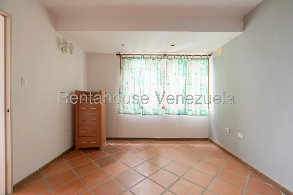 Casa (Multipes Niveles) en Venta en Oripoto, Distrito Metropolitano - 41