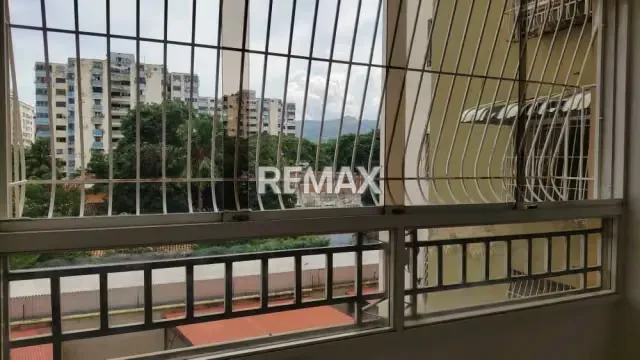 Alquiler de apartamento en la av Bolívar a la altura del CC Camoruco - 12