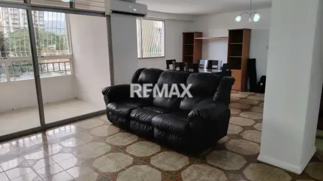 Alquiler de apartamento en la av Bolívar a la altura del CC Camoruco - 5