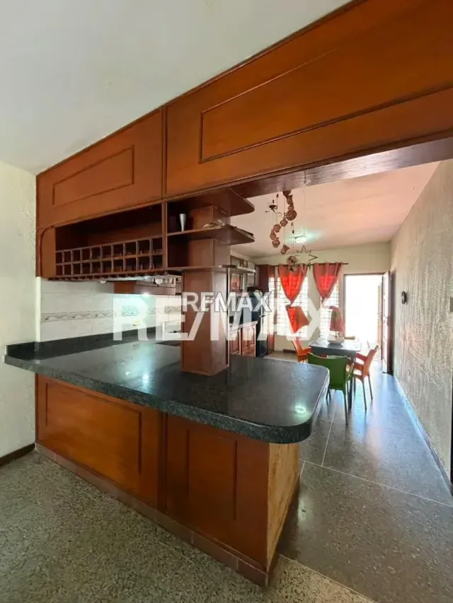 Casa En Venta Avenida Universidad Urbanizacion Maracaibo En Venta - 13