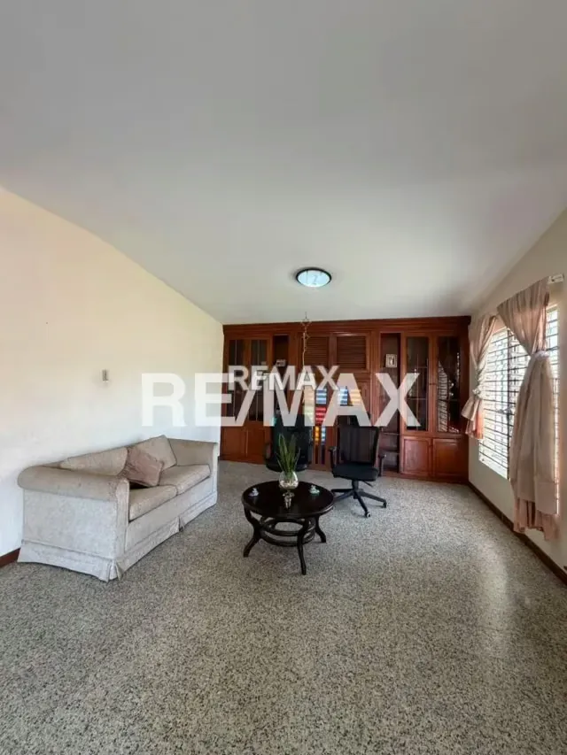 Casa En Venta Avenida Universidad Urbanizacion Maracaibo En Venta - 14