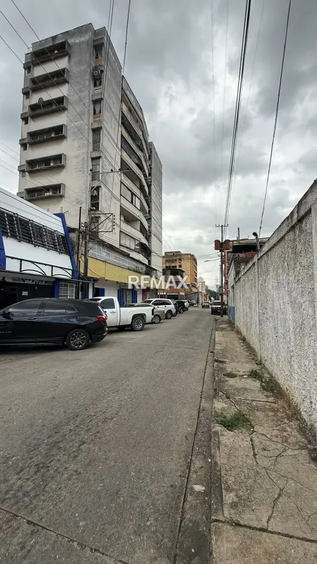 Alquiler local a 1 cuadra de la avenida bolivar norte - 2