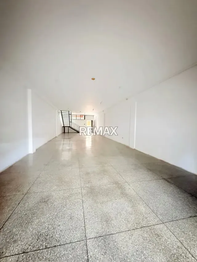 Alquiler local a 1 cuadra de la avenida bolivar norte - 5